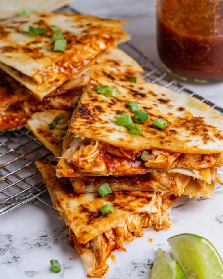 Buffalo Chicken Tacos: Crispy Tortillas with Spicy Chicken Filling Recipe