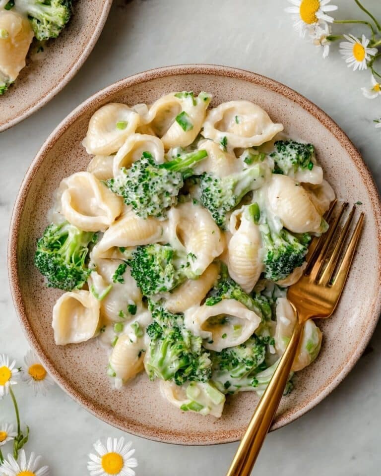 White Cheddar Broccoli Mac & Cheese Recipe