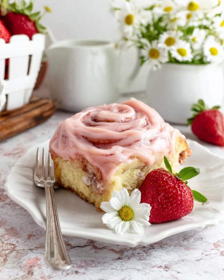 Strawberry Cinnamon Rolls with Cream Cheese Glaze Recipe